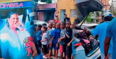 Omega El Fuerte Distribuye útiles Escolares