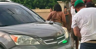 Un accidente de tránsito entre una yipeta y una motocicleta