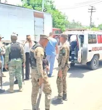 Un militar del Ejército Brigada de Mao