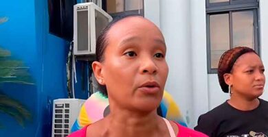 Grupo de mujeres en el barrio Angelina