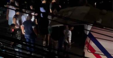 Un camión en la avenida Los Beisbolistas
