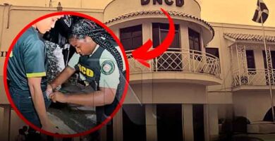 Una agente de la Dirección Nacional de Control de Drogas