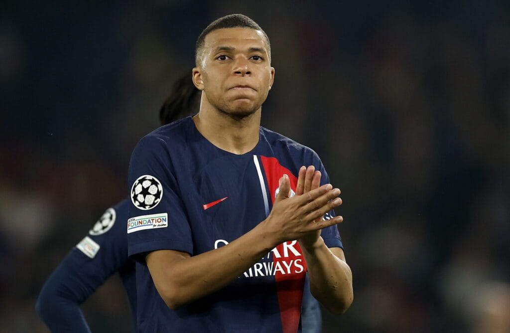 Mbappé supera prueba pese a su lesión de tobillo ante los octavos de final en Liga de Campeones