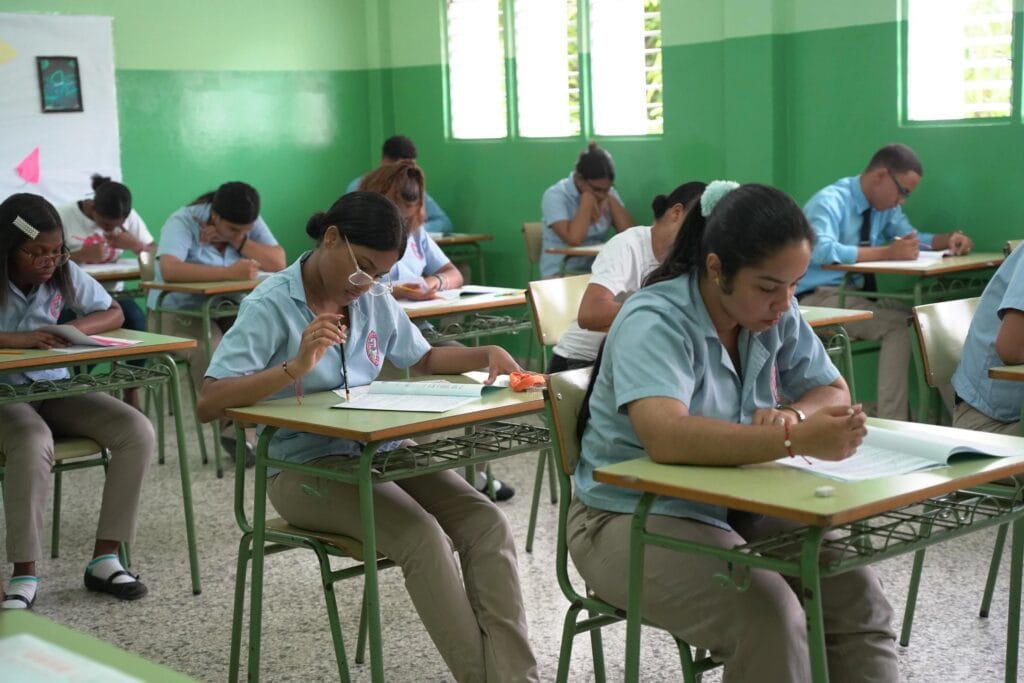 Minerd habilita sistema de inscripción para alumnos pendientes de Pruebas Nacionales