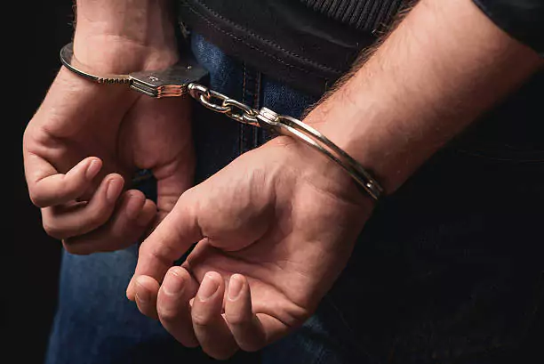 Familiares de joven acusado de robo aseguran que se entregó para evitar ser abatido