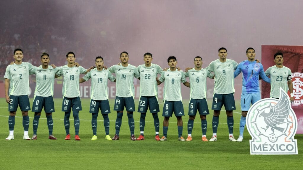 México presentó una nueva y elegante camiseta negra de cara a la Nations League