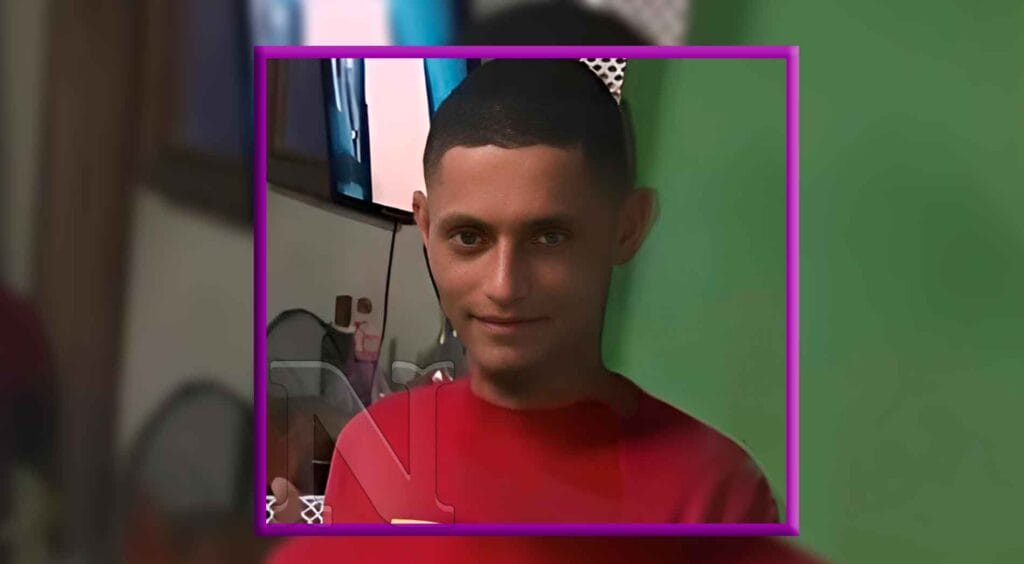 Un joven de la comunidad de Cenoví