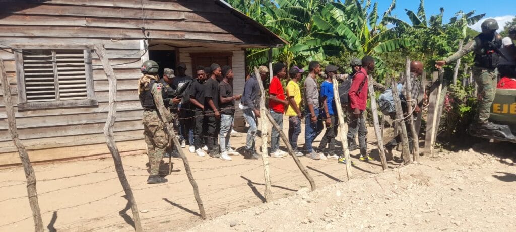 El Ejército de RD halló a 50 inmigrantes haitianos
