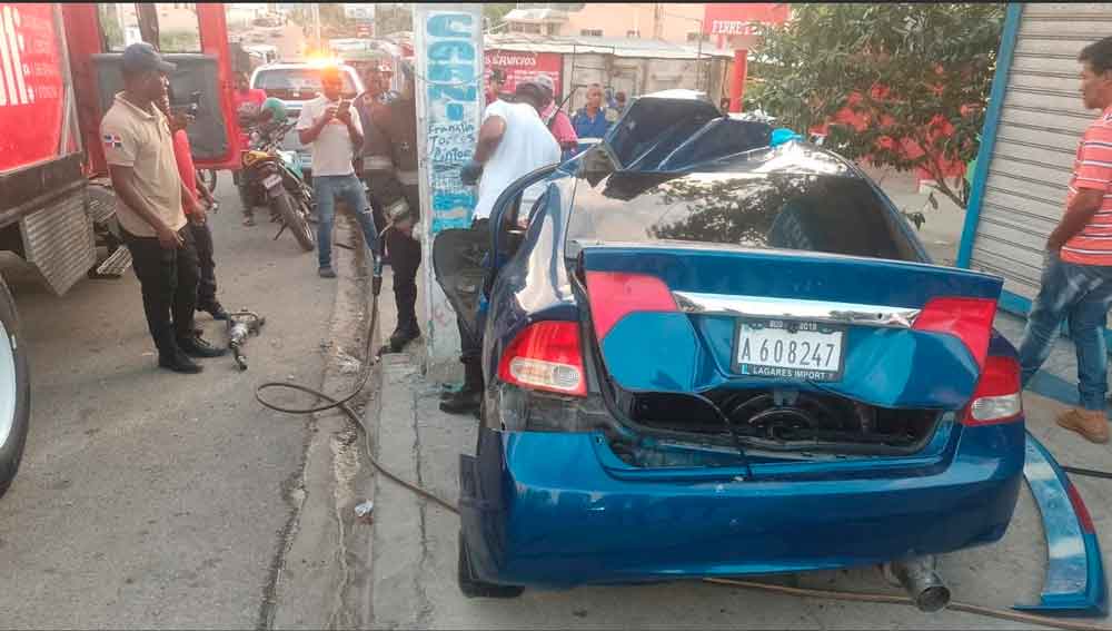 Samuel Pérez Franco muere al chocar contra poste en avenida