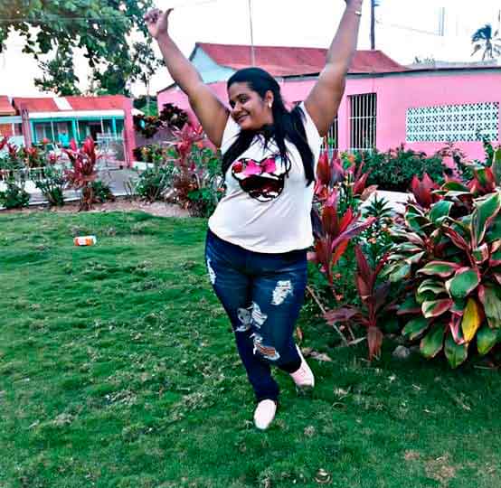 Una joven identificada como Esther Herrera