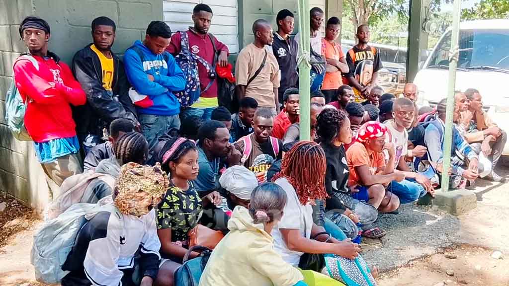 Ejército detiene a 42 haitianos en operativo de control migratorio