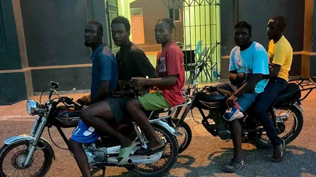 Cinco nacionales haitianos en condici&oacute;n migratoria irregular