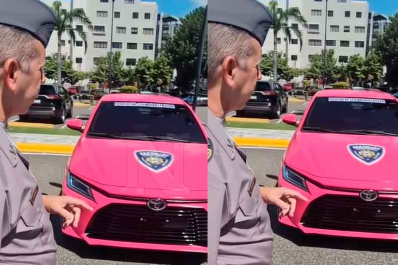 Policía Nacional lanza campaña de concienciación sobre el cáncer de mama con vehículo rosado en su explanada