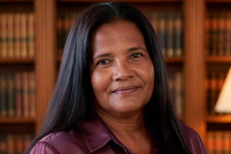 Esperanza Valverde despide con pesar a la Licenciada Ana Juaquina Acosta