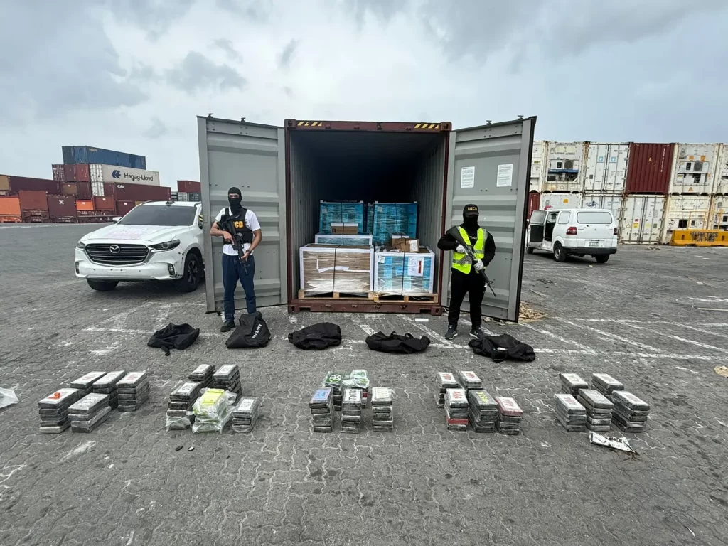DNCD incauta 120 paquetes de presunta cocaína ocultos en equipos médicos en Puerto Caucedo