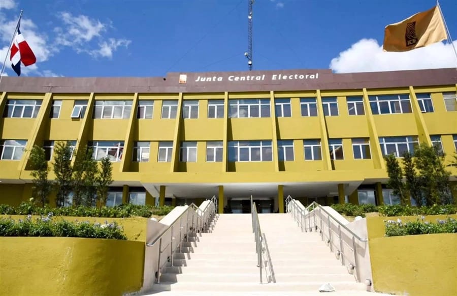 JCE habilita 90 municipios para entrega de nueva cédula desde el 25 de mayo