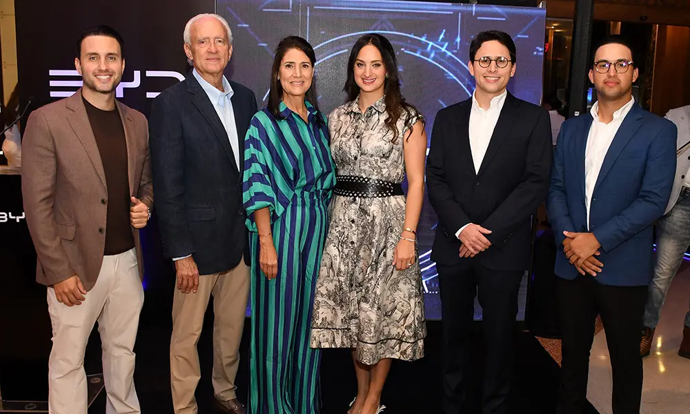 Peravia Motors introduce vehículo súper híbrido