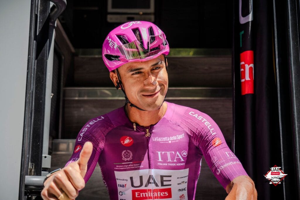 ¡LAMENTABLE! – Jhonathan Narváez abandonó el Giro de Italia por problemas físicos