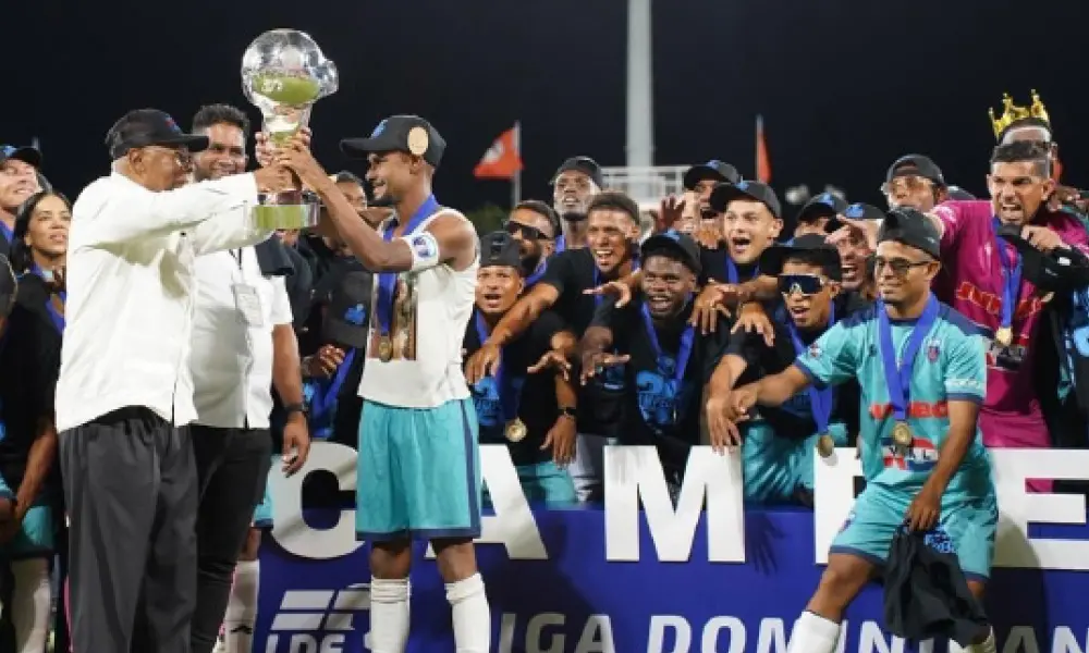 Infantino felicita a Salcedo FC por título LDF