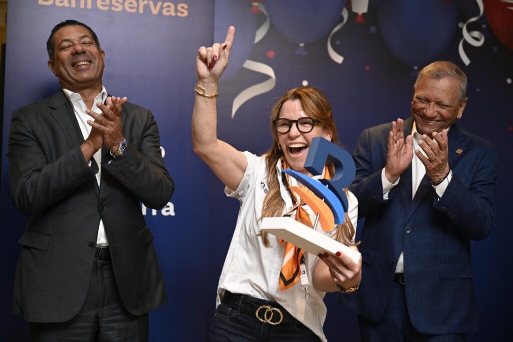 Banreservas reconoce a constructora Blue Diamond por sus aportes en ferias inmobiliarias dirigidas a la diáspora