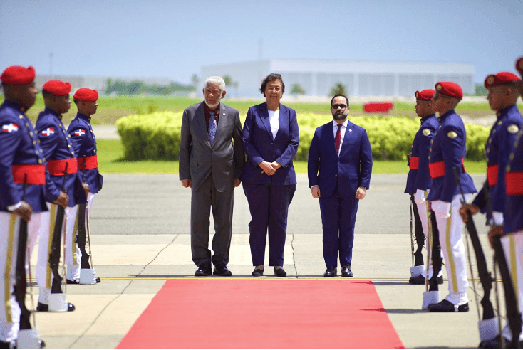 Presidenta de Surinam inicia visita oficial a RD