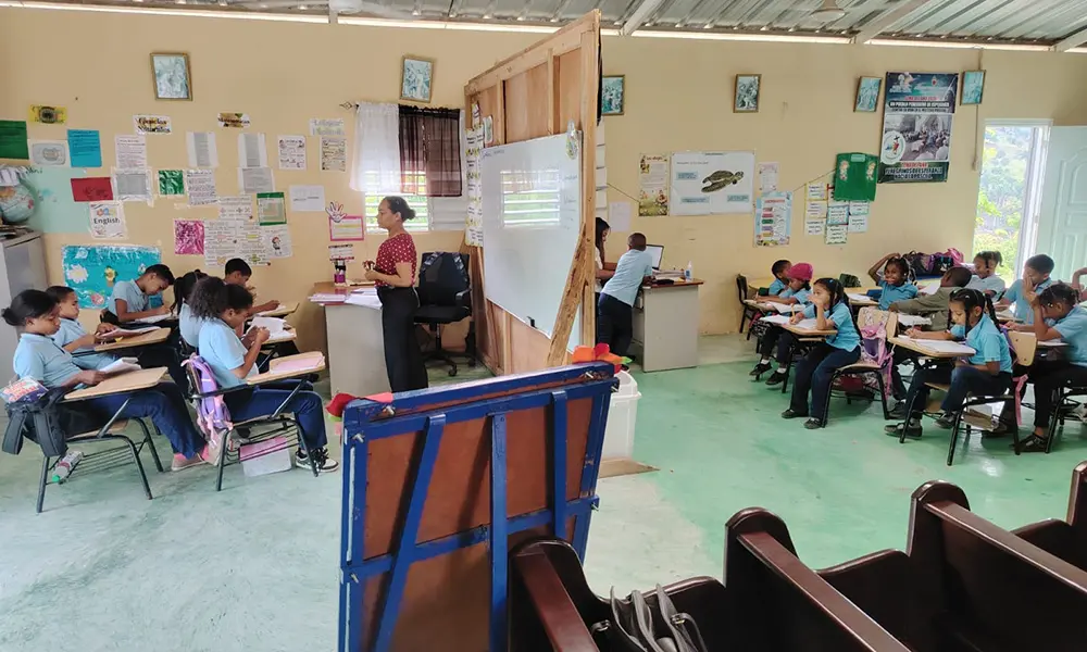 Tres sacerdotes y comunidad de Jacagua raclaman escuela