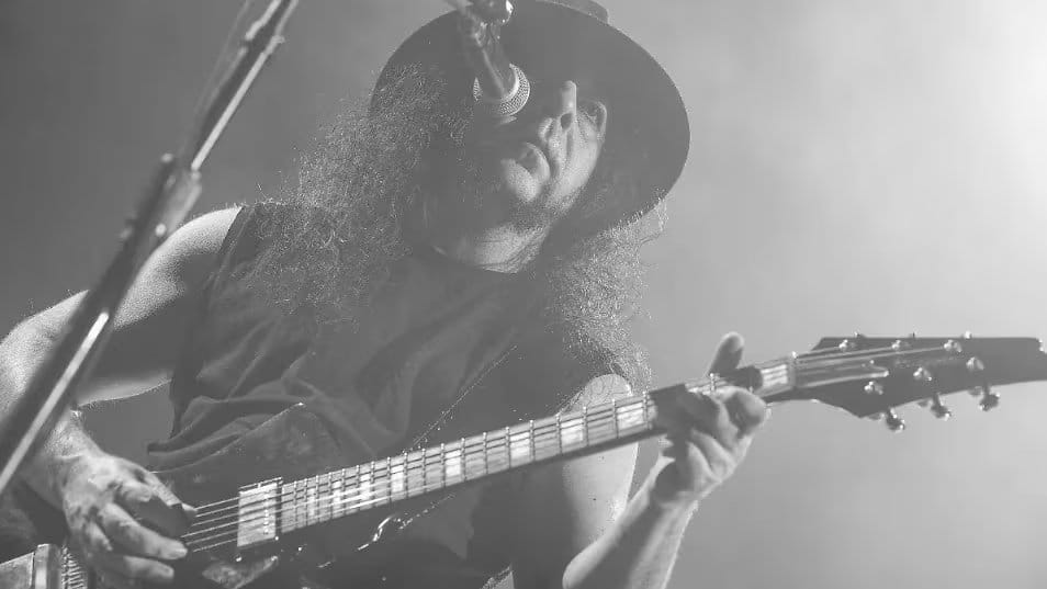 El guitarrista Daron Malakian fue el encargado de tener la mayor interacci&oacute;n con el p&uacute;blico Foto: Ocesa