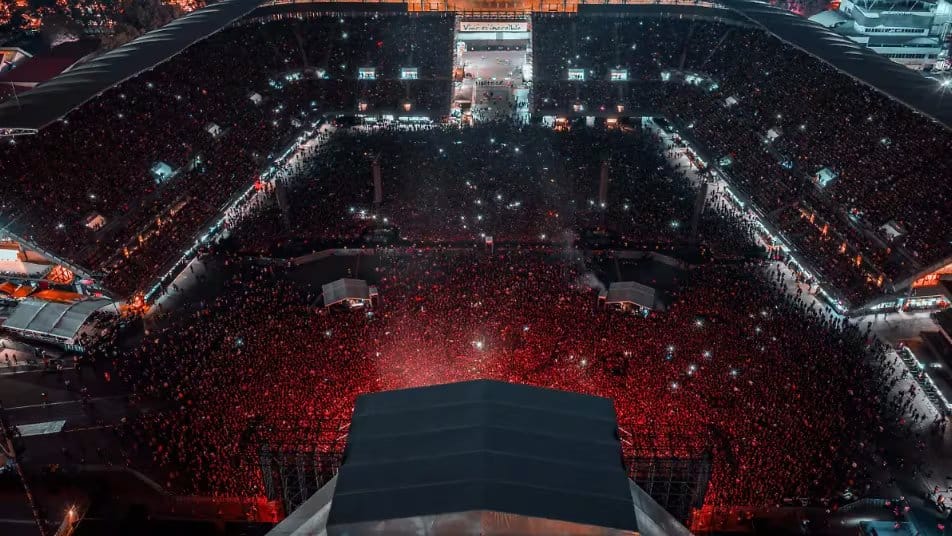 El estadio GNP se llen&oacute; casi en su totalidad con la asistencia de alrededor de 60 mil personas que se complacieron al escuchar los mejores &eacute;xitos de System of a Down Foto: Ocesa