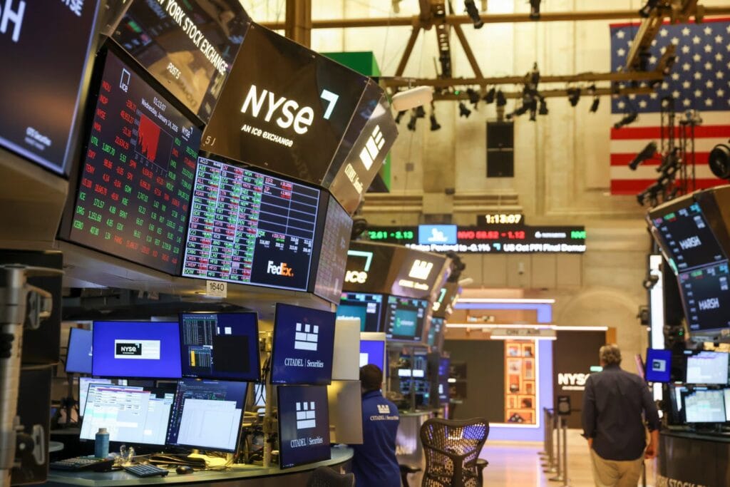 Tecnológicas impulsan récords en Wall Street pese alza del petróleo