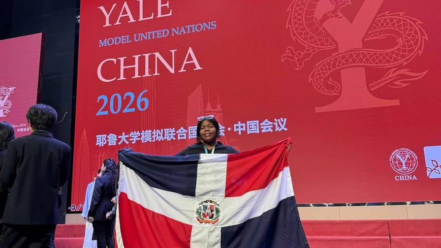 Estudiante de escuela pública dominicana es admitida en programas académicos de Yale y Harvard
