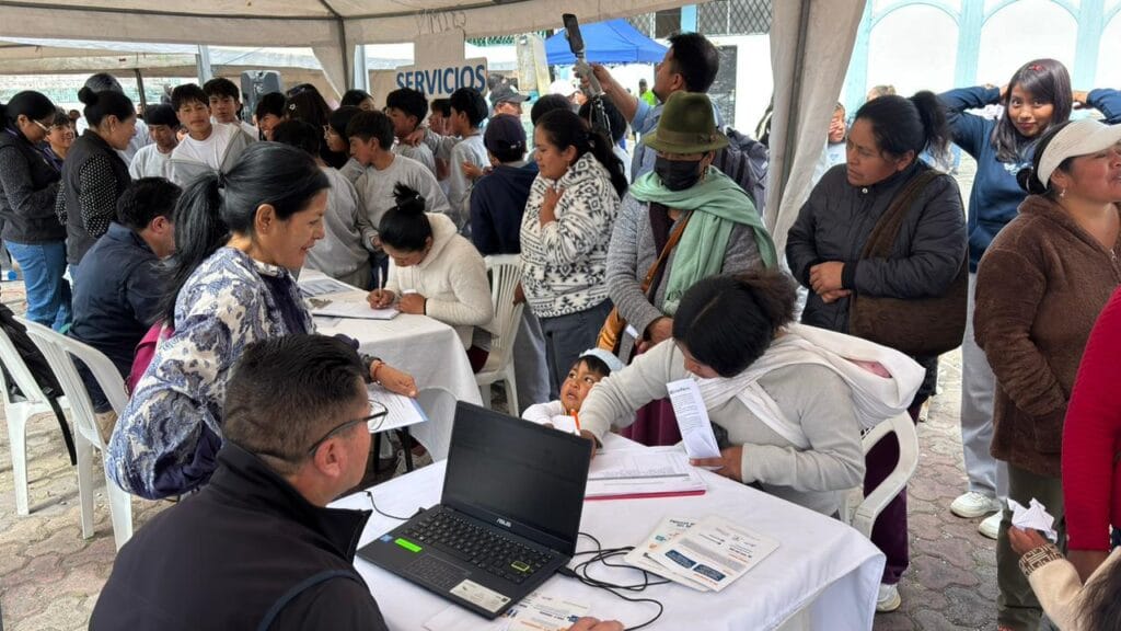 La comunidad de Cangahua recibió atención gubernamental con la brigada social