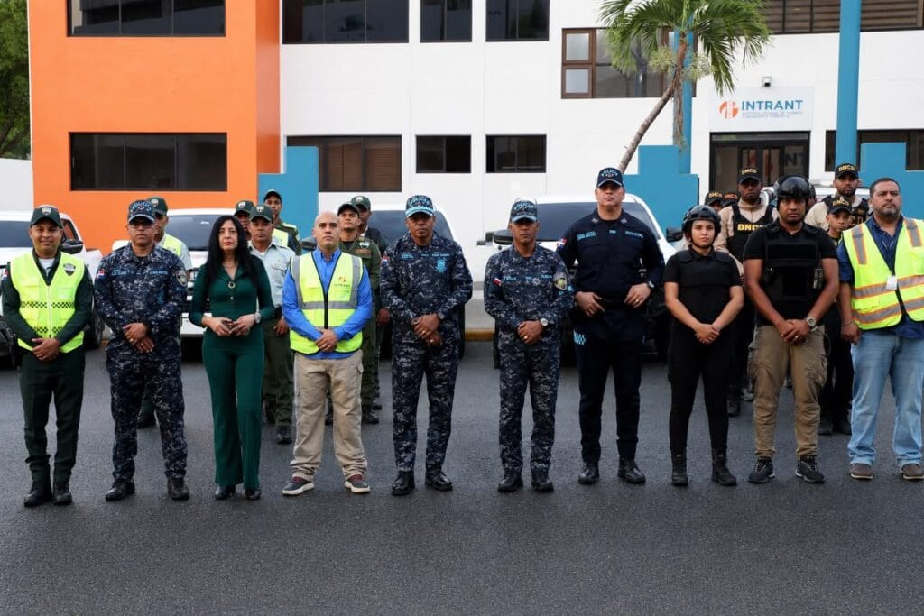 Intrant y organismos de seguridad despliegan  operativo de fiscalización en paradas de motocicletas