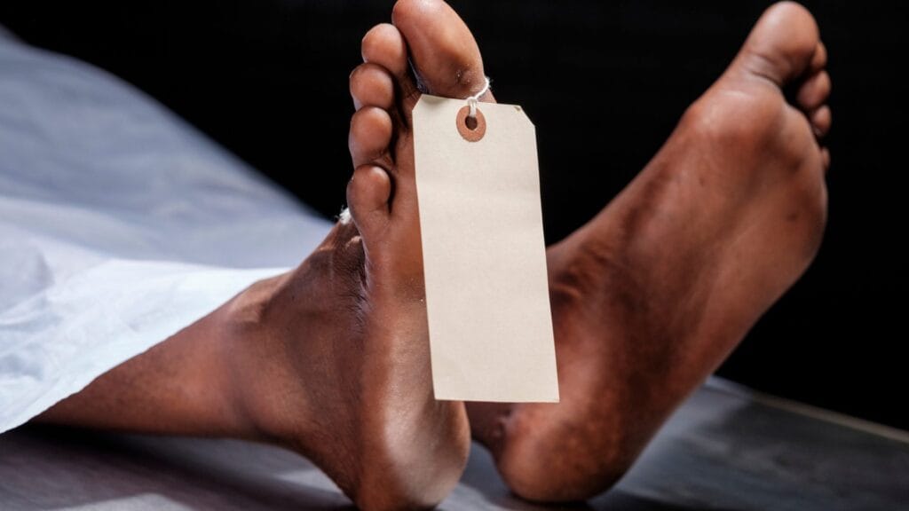 Hombre muere tras caer de un sexto piso mientras instalaba un aire acondicionado