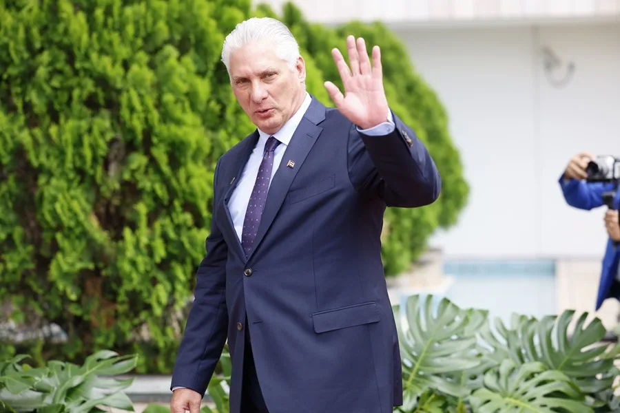 Mandatario cubano llama al diálogo ante tensiones con Estados Unidos
