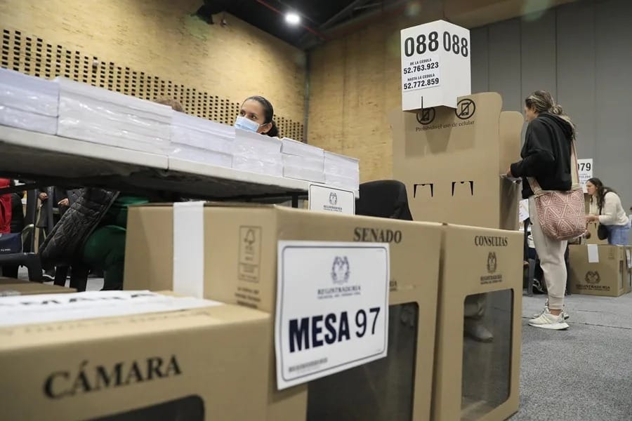 EE.UU. amenaza con retirar visas a quienes manipulen las elecciones en Colombia