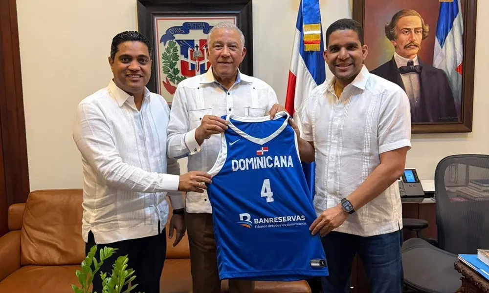 Ministro Bautista apoyará el equipo nacional Ventana Copa Mundial