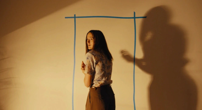 “Backrooms”: una inquietante pesadilla que transforma el terror de internet en cine