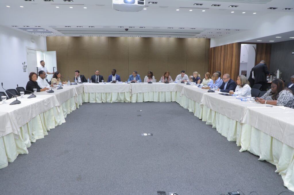Diputados socializan con expertos regulación de Bitcoin y otras Criptomonedas en RD