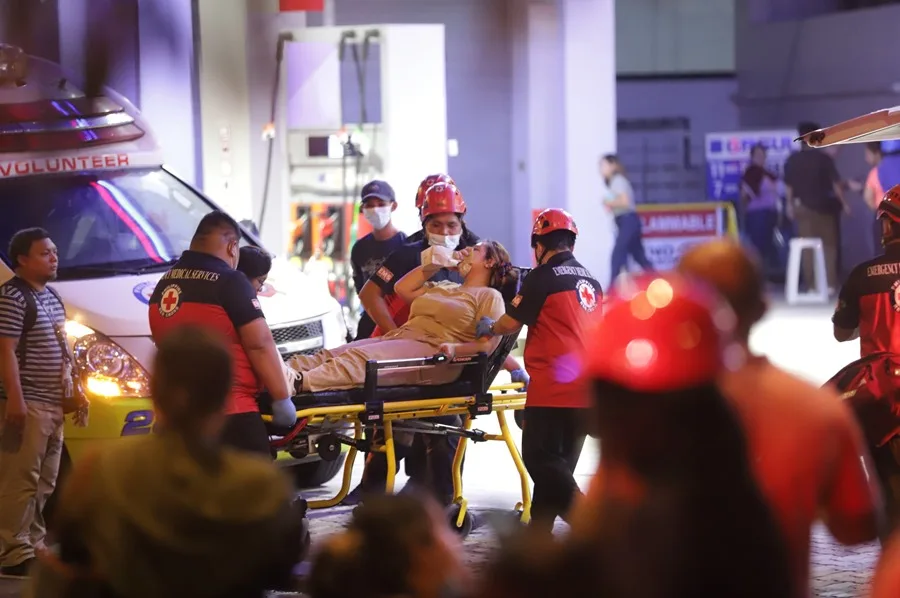 Sismo de 7.8 deja al menos 19 muertos y más de un centenar de heridos en Filipinas