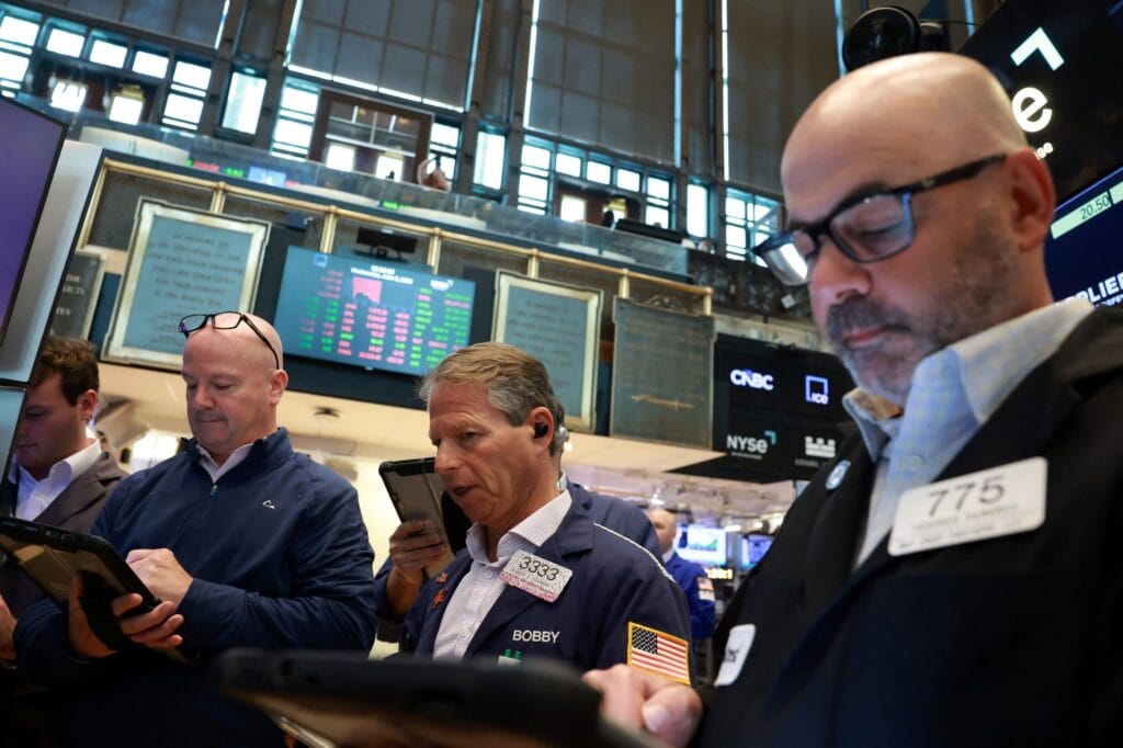 El Nasdaq cerró en alza y lideró el repunte de Wall Street tras la caída del viernes