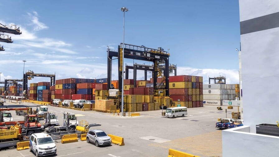 Corte de apelaciones autoriza a Trump a mantener arancel global del 10 %