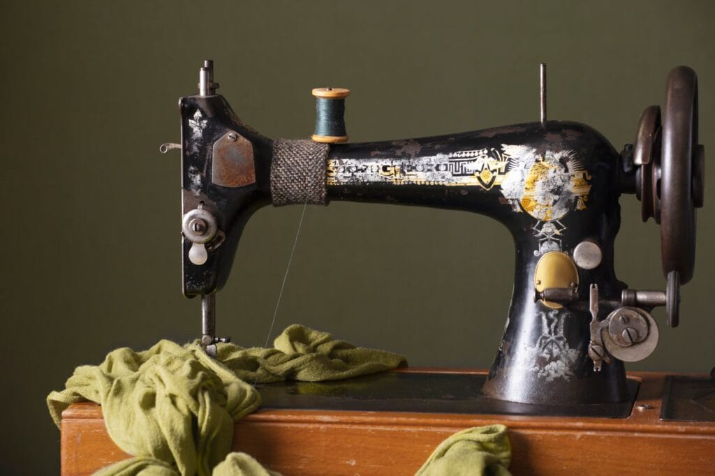 Transforma tu máquina de coser antigua en muebles vintage