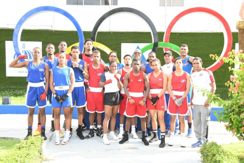 Yunior y Pinales lideran grupo púgiles RD viajará a Colombia para entrenamientos