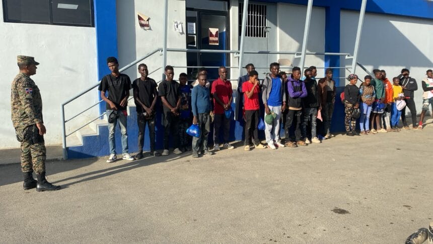 Ejército arresta a 38 haitianos indocumentados con apoyo de drones