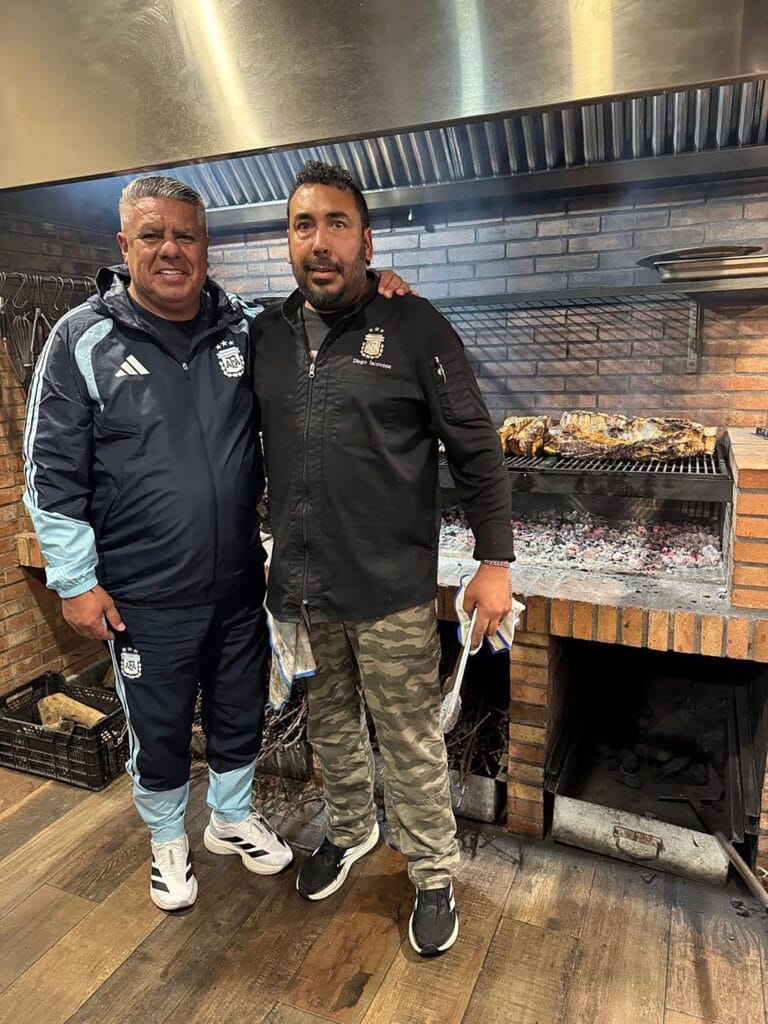Los 40 silenciosos que sostienen a la selección argentina en EE.UU.