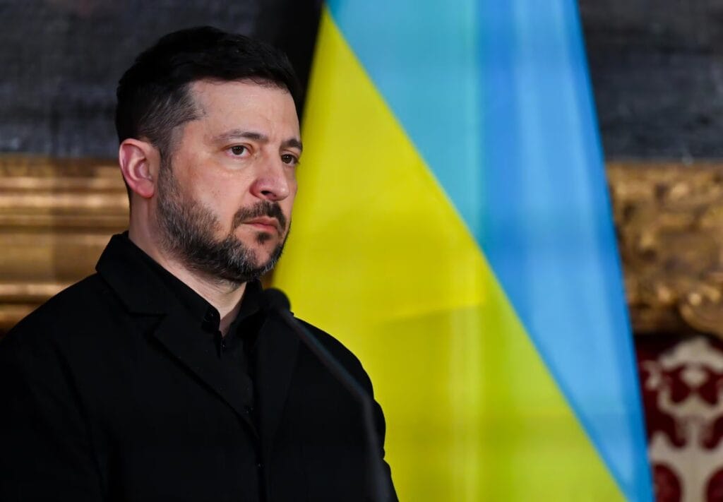 Zelenski califica ataque a catedral en Kiev como uno de los crímenes más graves de Rusia