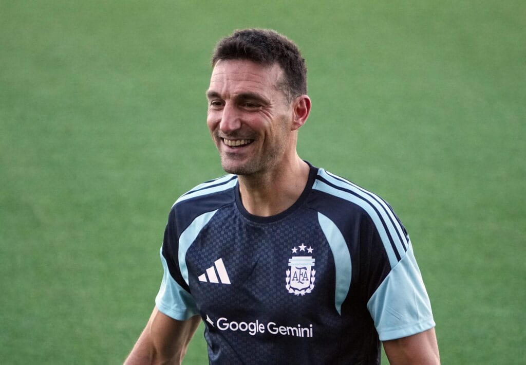 Selección argentina: los planes de Scaloni para el debut ante Argelia