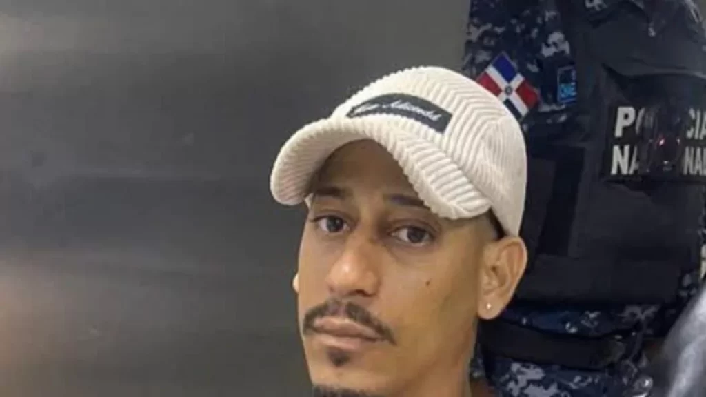 Se entrega hombre señalado por la muerte de agente policial en Nagua