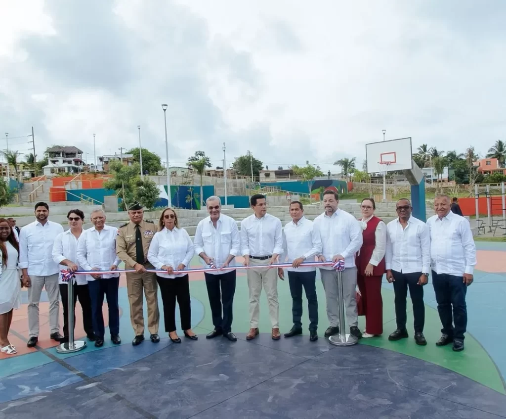 Abinader inaugura Boulevard de la Salud en Haina con inversión superior a RD$135 millones