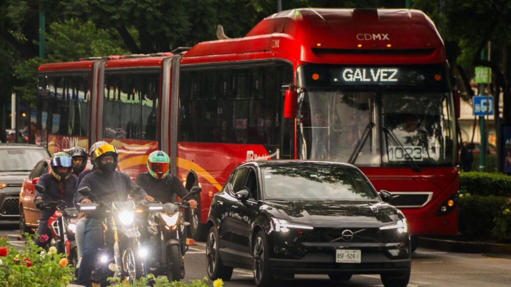 Metrobús CDMX extiende horario para Uzbekistán vs Colombia
